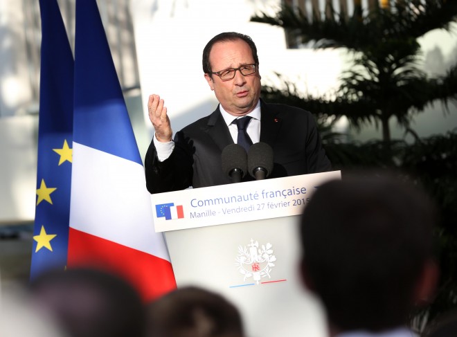 French President Francois Hollande visits the French Community in Better Living Paranaque City, during his 2 day visit in the country. INQUIRER/ MARIANNE BERMUDEZ