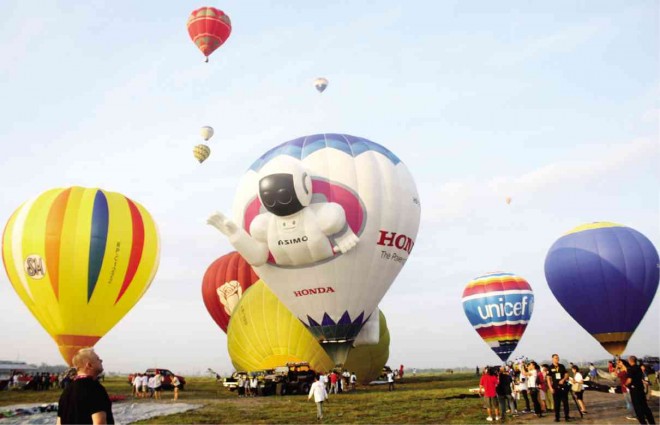 AT LEAST 35 balloons took part in last year’s festival in Lubao, Pampanga province. Organizers say this year’s festivities would be bigger with at least 45 balloons taking part.  E.I. REYMOND OREJAS/ CONTRIBUTOR  