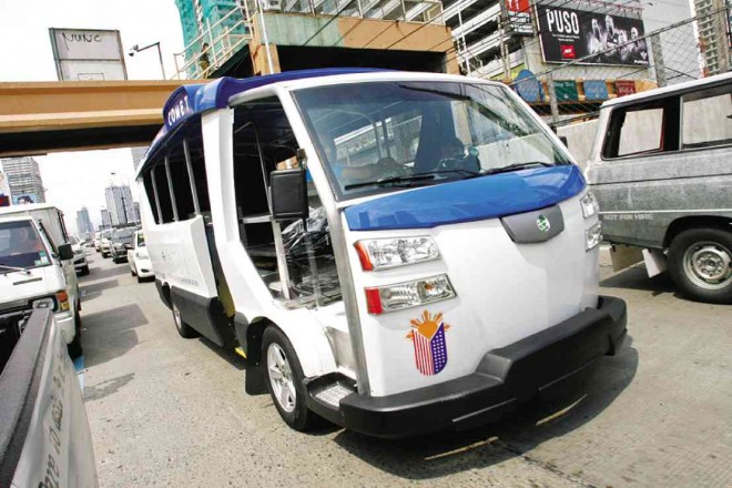 COMETS or City Optimized Managed Electric Transport vehicles will soon be streaking along some Metro roads in July as they ferry passengers from Naia Terminal 3 to Pasay, Makati or Taguig.   RAFFY LERMA