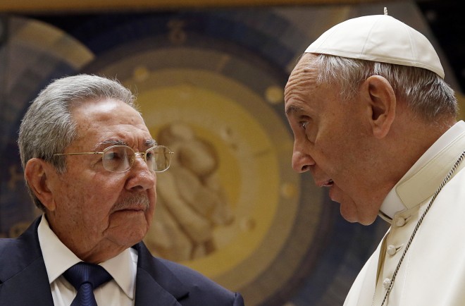 Pope Francis meets Cuban President Raul Castro during a private audience at the Vatican, Sunday, May 10, 2015. Pope Francis played a key role in the breakthrough between Washington and Havana aimed at restoring US-Cuban diplomatic ties.  AP PHOTO/GREGORIO BORGIA, POOL