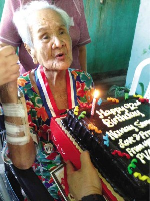 UNTIL her last days, Simeona Punsalan, a Hukbalahap commander, helped fellow Huk veterans claim pension.TONETTE T. OREJAS/INQUIRER CENTRAL LUZON 