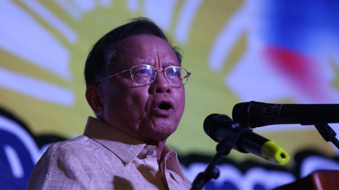 Former Chief Justice Reynato Puno: Spin doctors have succeeded a lot in burying the truth.  INQUIRER PHOTO / NINO JESUS ORBETA