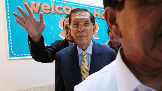  Sen. Juan Ponce Enrile arrives at the Senate on Monday, August 24, 2015 to attend the session after his release sometime last week.  INQUIRER PHOTO / GRIG C. MONTEGRANDE