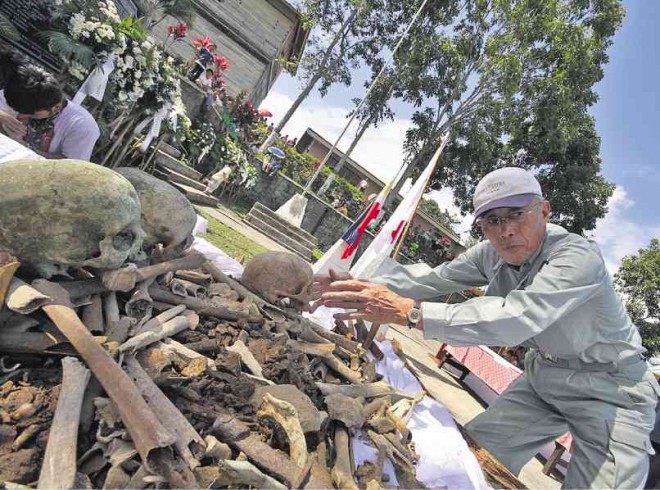 SPIRIT RELEASE In 2009, Japanese and ifugao residents ceremonially burned over 500 skeletal remains of Japanese soldiers who died at the end of the war in 1945. The ritual was meant to release their spirits, before the ashes were returned to Japan. EV ESPIRITU / INQUIRER NORTHERN LUZON