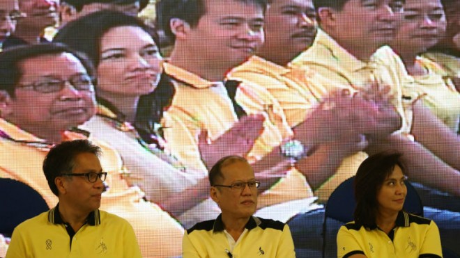  COALITION SENATORIAL SLATE    President Aquino and Liberal Party standard-bearer Mar Roxas and running mate Leni Robredo at the announcement of the party’s senatorial candidates      JOAN BONDOC 