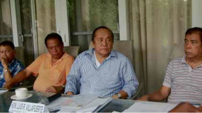 OLD HANDS Veteran politicians Felix Alfelor Jr. (left) Luis Villafuerte (center) and Arnulfo Fuentebella (right) still dominate Camarines Sur politics through their children or relatives. JUAN ESCANDOR/INQUIRER SOUTHERN LUZON