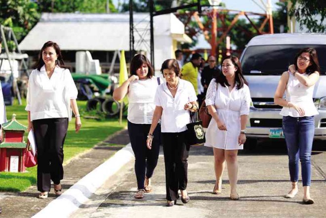 CAMARINES Sur Rep. Leni Robredo, her mother Salvacion Gerona, and daughters Jillian, Aika and Tricia arrive at Eternal Gardens in Naga City to commemorate the third death anniversary of former Naga mayor and Interior Secretary Jesse Rebredo in August. MARK ALVIC ESPLANA/INQUIRER SOUTHERN LUZON