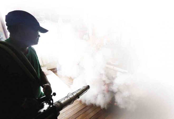   The increase in the number of dengue cases in many areas has prompted local governments, including those in Metro Manila, to conduct defogging missions in densely populated areas.    MARIANNE BERMUDEZ 