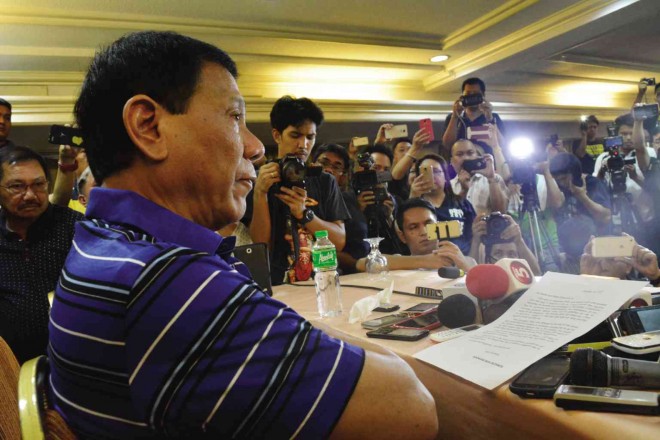 NO, AGAIN Davao City Mayor Rodrigo Duterte tells the public for the nth time on Monday’s press conference that he is not running for President.   GERMELINA LACORTE/ INQUIRER MINDANAO