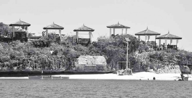 THE LOPEZ Island at the Hundred Islands National Park features newly built gazebos. WILLIE LOMIBAO