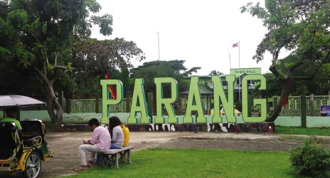 THE TOWN of Parang in Maguindanao province is undergoing a transformation that its people hope would be lasting. It used to be  a battlefield for Moro rebels and government soldiers during an all-out war waged by the government and is now trying to bury that past  and start anew.       MA. CECILIA RODRIGUEZ