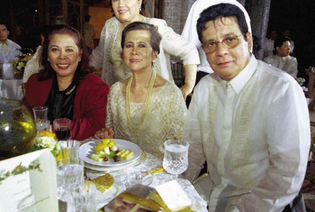 WITH sister Lourdes, popularly known as “Inday Badiday,” and Fernando Poe Jr.