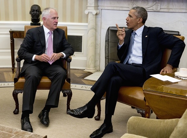 President Barack Obama meets with Australian Prime Minister Malcolm Turnbull in the Oval Office of the White House in Washington, Tuesday, Jan. 19, 2016. Obama welcomes Turnbull, his first foreign leader of the new year, for talks that will cover the Islamic State militant group and a 12-nation Pacific Rim trade agreement. (AP Photo/Carolyn Kaster)