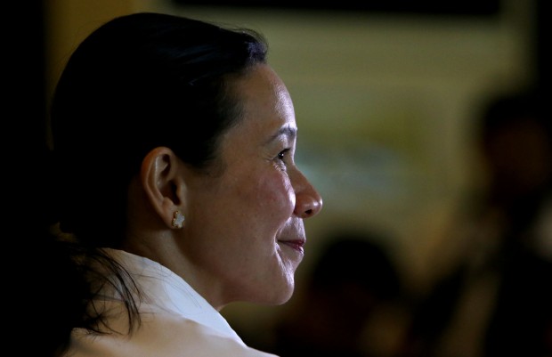  Presidential bet Senator Grace Poe said she will no longer present the results of her DNA tests with possible relatives in Jaro, Iloilo, saying she and her camp are using legal basis, and not the DNA results, to prove that she is a natural-born Filipino citizen during a press conference with Senator and Vice Presidential bet Chiz Escudero on a restaurant in Dasmarinas, Cavite. INQUIRER PHOTO / RICHARD A. REYES