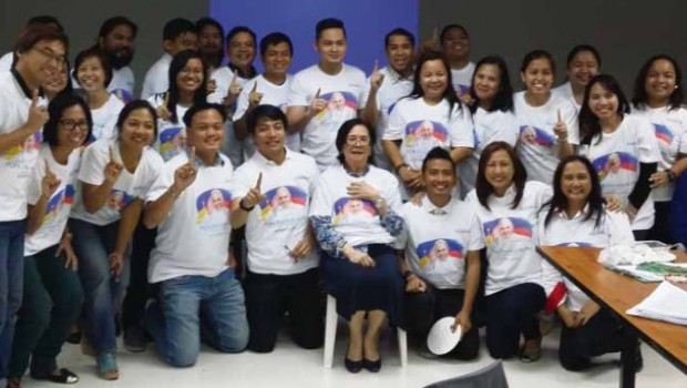 INQUIRER-STYLE JOURNALISM INQUIRER editor in chief Letty Jimenez-Magsanoc at ameeting with reporters and photographers in preparation for Pope Francis’ visit to the Philippines in January last year INQUIRER PHOTO