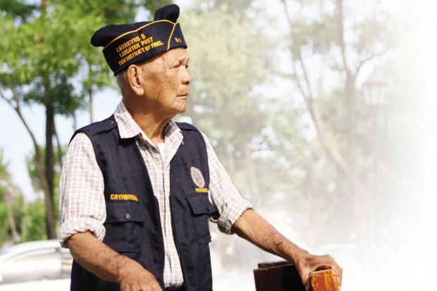 A WORLD WAR II veteran attends ceremonies for the 71st anniversary of the Lingayen Gulf landings and the Pangasinan provincial government’s eighth commemoration of Veterans Day at the Veterans’ Memorial Park in Lingayen town. WILLIE LOMIBAO/INQUIRER NORTHERN LUZON