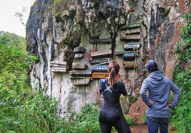 THE “HANGING COFFINS” in Sagada town in Mt. Province remain a must-see for visitors in this resort town in the Cordillera region.          RICHARD BALONGLONG