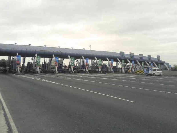 THE DAU Toll Plaza will be dismantled by March as part of the NLEx-SCTEx integration which aims to provide seamless journey between the two expressways. RON LOPEZ / INQUIRER CENTRAL LUZON