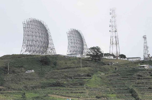 DISH These satellite dishes, operated by government and telecommunication companies, are what makes Mt. Sto. Tomas an iconic site when seen from Baguio City.     EV ESPIRITU / INQUIRER NORTHERN LUZON