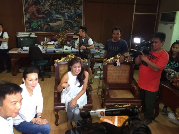 Senator Grace Poe pays a visit to Ilocos Norte Gov. Imee Marcos. MAILA AGER/INQUIRER.NET