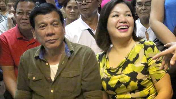 DIGONG’S ‘LITTLE President Rodrigo Duterte and partner Cielito “Honeylet” Avanceña. RAFFY LERMA/INQUIRER FILE PHOTO 