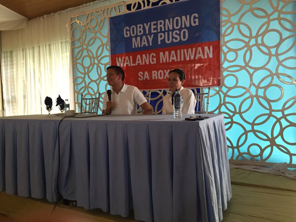 Vice Presidential aspirant Senator Francis Chiz Escudero and presidential aspirant Senator Grace Poe face the media during one of the stops in their campaign in Capiz. MAILA AGER/INQUIRER.net