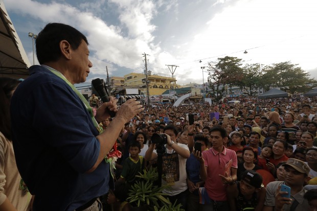 Presidential candidate Mayor Rodrigo Duterte give speech to the people of  Tabaco City, Albay province during his visit on March 4, 2016, Friday. MARK ALVIC ESPLANA / INQUIRER SOUTHERN LUZON.