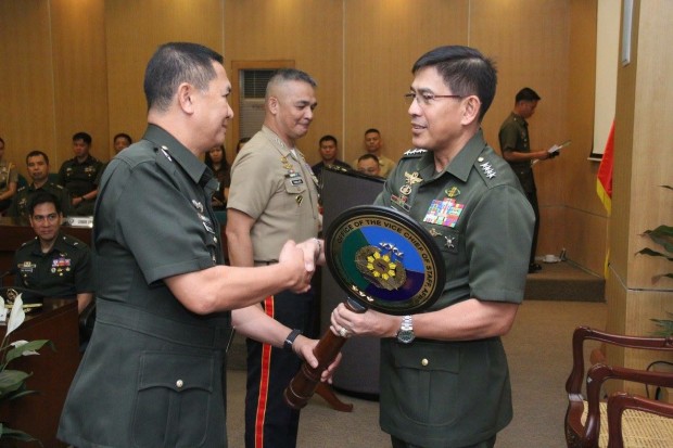 Lt. Gen. Glorioso Miranda assumes his post as the new AFP Vice Chief of Staff. He swaps his old position with Lt. Gen. Romeo Tanalgo, the new commanding general of the Northern Luzon Command. PHOTO FROM ARMED FORCES OF THE PHILIPPINES