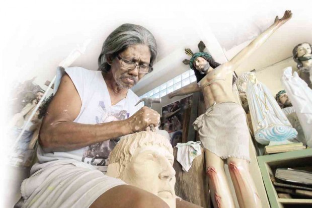 SCULPTOR Ramon Vibar, 61, is all focused on his work in his studio in the village of Cabugao in Legazpi City. MARK ALVIC ESPLANA/INQUIRER SOUTHERN LUZON