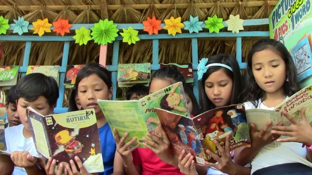 READING SPACES With reading nooks designated in several sections of San Jose Elementary School in a remote village in Donsol, Sorsogon province, students find comfortable space to enjoy reading. Since the school library cannot accommodate all students, parents and teachers have put up a reading garden on the campus. MICHAEL B. JAUCIAN / INQUIRER SOUTHERN LUZON