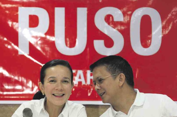 PRESIDENTIAL candidate Grace Poe and running mate Chiz Escudero on the campaign trail in  Tarlac City MARIANNE BERMUDEZ