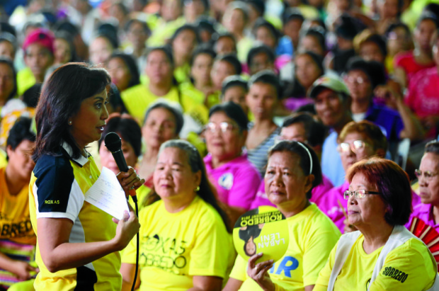 #INQBack: Liberal Party Vice Presidential candidate Leni Robredo delivers her speech at the residents of Tondo, Manila, April 7, 2016. INQUIRER FILE PHOTO/NIÑO JESUS ORBETA