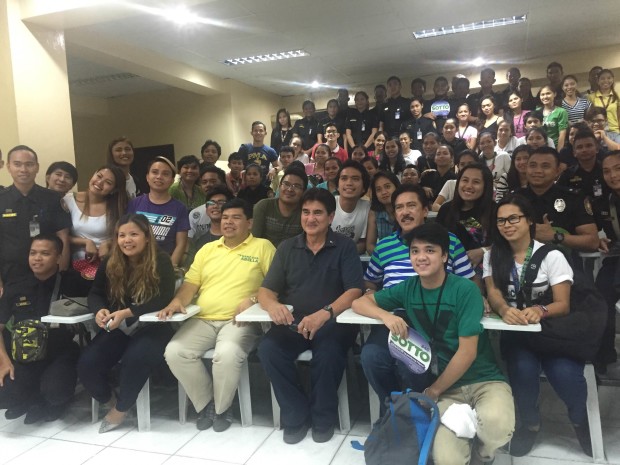Sen. Gringo Honasan and Sen. Tito Sotto tell the students of the University of Cebu about their platform of ridding drug abuse among the youth. MARC JAYSON CAYABYAB/INQUIRER.net