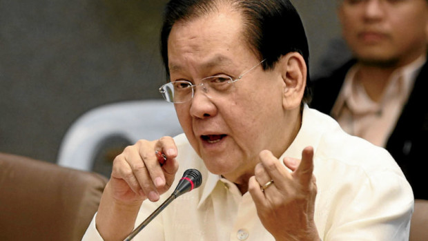 Sen. John Osmena during the Senate Blue Ribbon committee investigation into the $81 million funds stolen from the Bangladesh Bank and deposited into bank accounts in Rizal Commercial Banking Corp.'s Jupiter branch in Makati City. INQUIRER FILE PHOTO/LYN RILLON