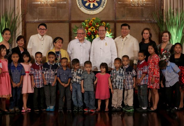 PRESIDENT AQUINO WITH SAVE THE CHILDREN/ MAY 18,2016 President Benigno S. Aquino III with the member’s and Official of The Philippine Government in a photo opportunity along with the Children’s as they signs into law Republic Act No. 10821, the Children’s Emergency Relief and Protection Act during the Ceremonial Enactment at the Rizal Ceremonial Hall of the Malacañan Palace on Wednesday Witnessing the ceremony are Senate President Franklin Drilon and House Speaker Feliciano Belmonte, Jr. (May 18, 2016). inquirer photo/JOAN BONDOC