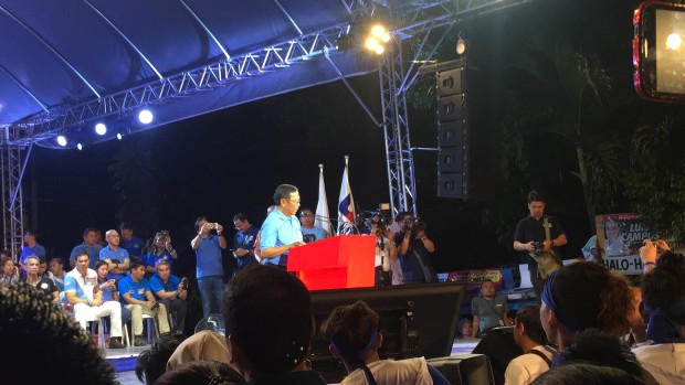 Vice President Jejomar Binay on Saturday vows he would win on May 9 through the silent majority, urging his supporters to protect their ballots from possible election cheating. Photo by Marc Jayson Cayabyab