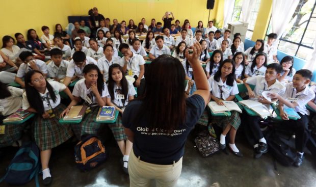 Solons to DepEd: Don’t blame teachers, solve school amenities shortage
