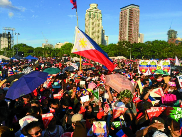 Supporters of Rodrigo Duterte before the start of Miting de Avance in Luneta, Manila. PHOTO BY JILSON SECKLER TIU