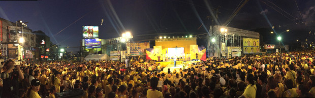 Thousands of yellow-wearing supporters of the Liberal Party and its standard-bearer Mar Roxas filled the streets of Iloilo City during the LP grand rally in the province. JULLIANE LOVE DE JESUS/INQUIRER.net