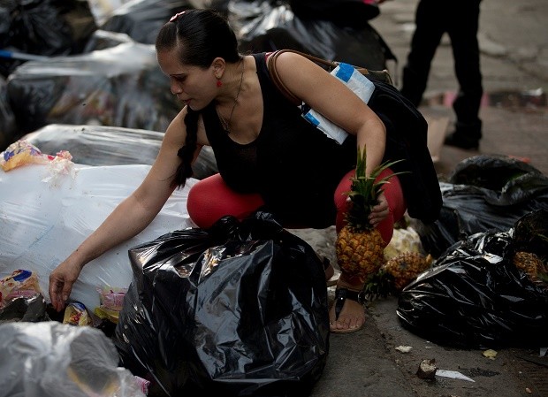 Venezuela Undone - Trash Pickers
