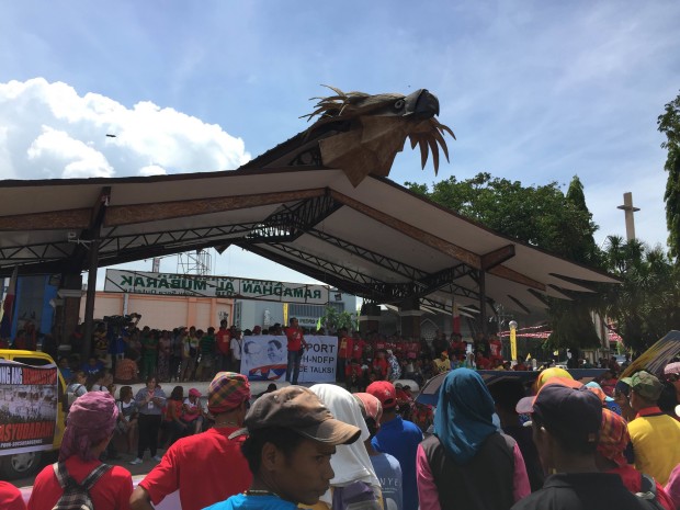 Several militant groups from all over Mindanao gathered at Rizal Park in Davao City to throw their support behind President Rodrigo Duterte. ARIES JOSEPH HEGINA/INQUIRER.net
