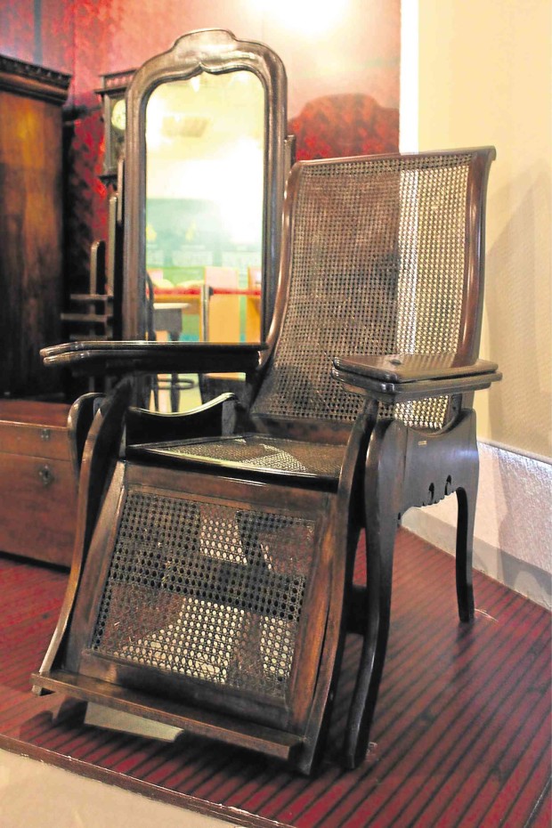 is the wheelchair that Mabini used and is now displayed at the museum. MARICAR CINCO /INQUIRER SOUTHERN LUZON