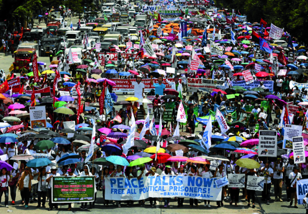 More than 30,000 people join in the 'historic' and 'peaceful' rally during President Rodrigo Duterte's first State of the Nation Address. RAFFY LERMA/PHILIPPINE DAILY INQUIRER