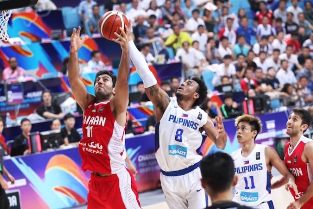 Gilas Pilipinas team in action vs Iran. (Photo from FIBA.com)