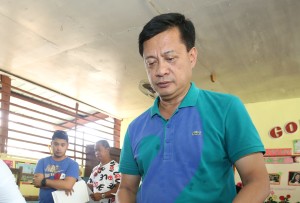 Retired Police General Vicente Loot cast his vote to VCM at Daan Central school these election 2016..(CDN PHOTO/Lito Tecson)