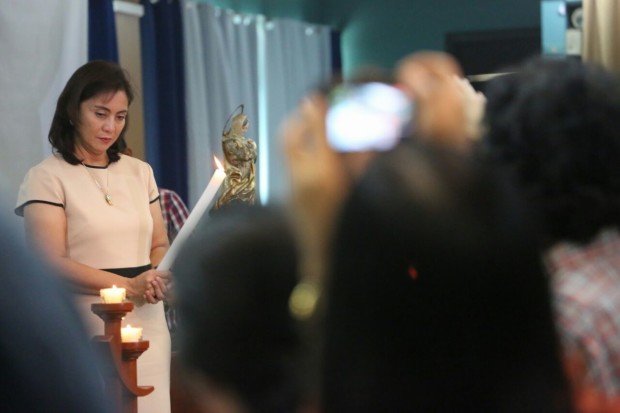 Vice President Leni Robredo attends Mass at Ateneo de Manila University on Saturday. PHOTO FROM LENI ROBREDO MEDIA BUREAU