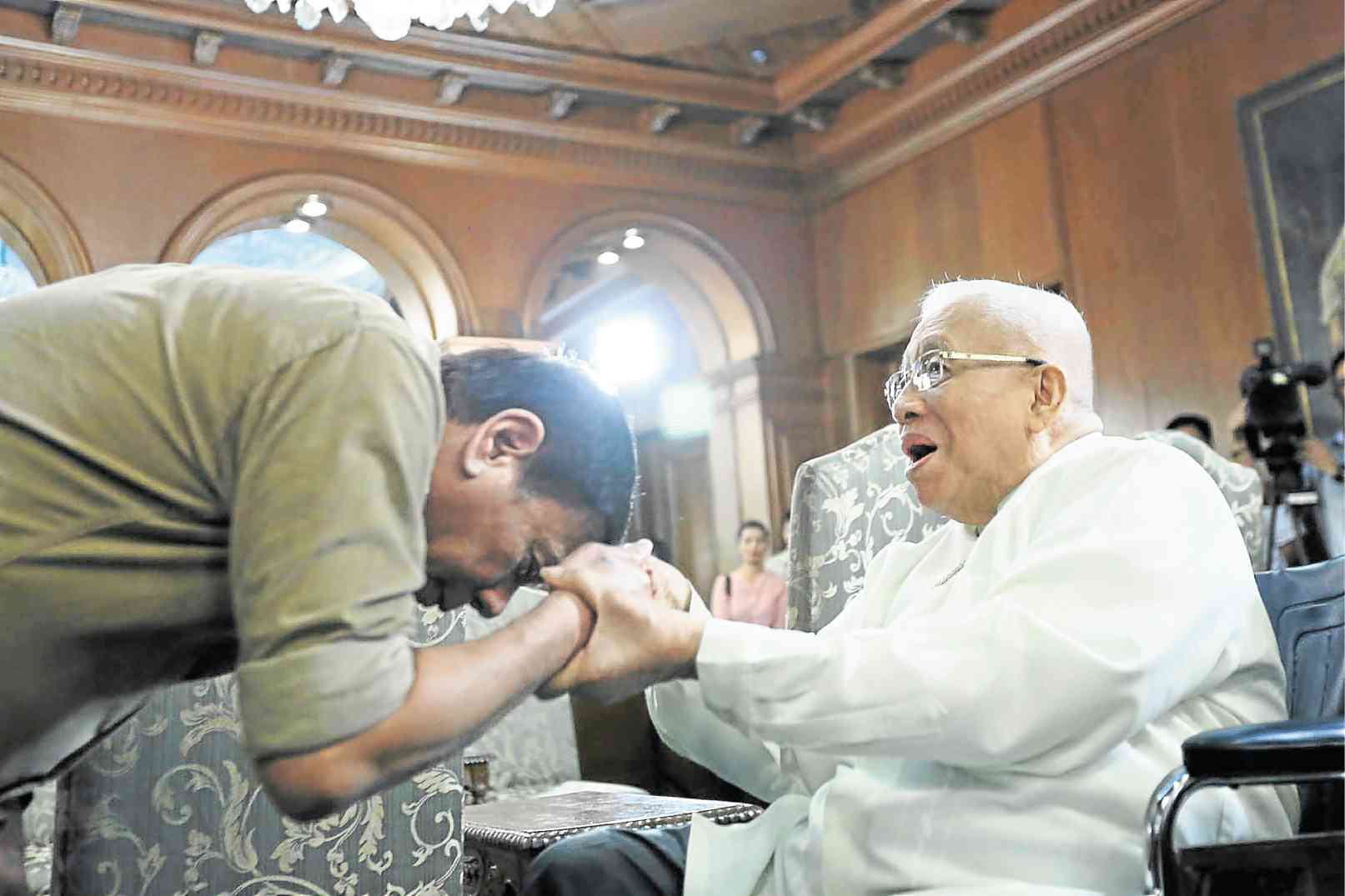 BLESS YOU Cebu Archbishop Emeritus Ricardo Cardinal Vidal (right) says his recent meeting with President Duterte helped establish good rapport between the President and the Catholic Church. PRESIDENTIAL PHOTOGRAPHERS DIVISION