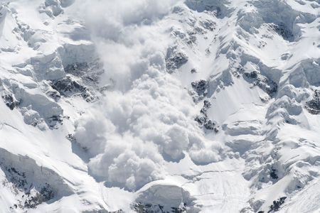 Avalanche at California ski resort kills 1 person