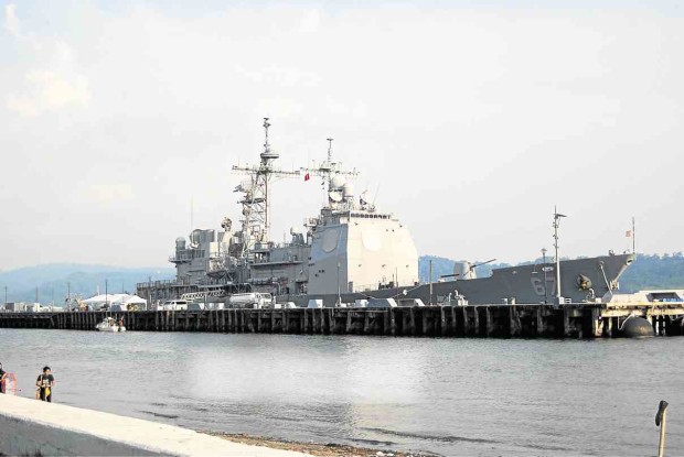 USS Shiloh docked at the Alava Pier inside the Subic Bay Freeport after coming from patrol assignments in the West Philippine Sea. ALLAN MACATUNO/INQUIRER CENTRAL LUZON