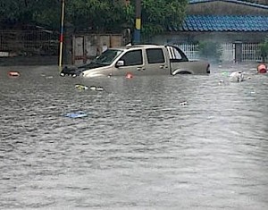 Flooding in Cavite (INQUIRER FILE PHOTO/CONTRIBUTED BY KAMILLE RICARTE)